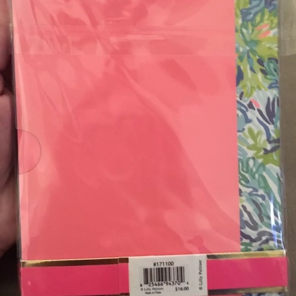 Lilly Pulitzer notebook 3 pack . Brand new. ⭐️⭐️⭐️ - Picture 6 of 6